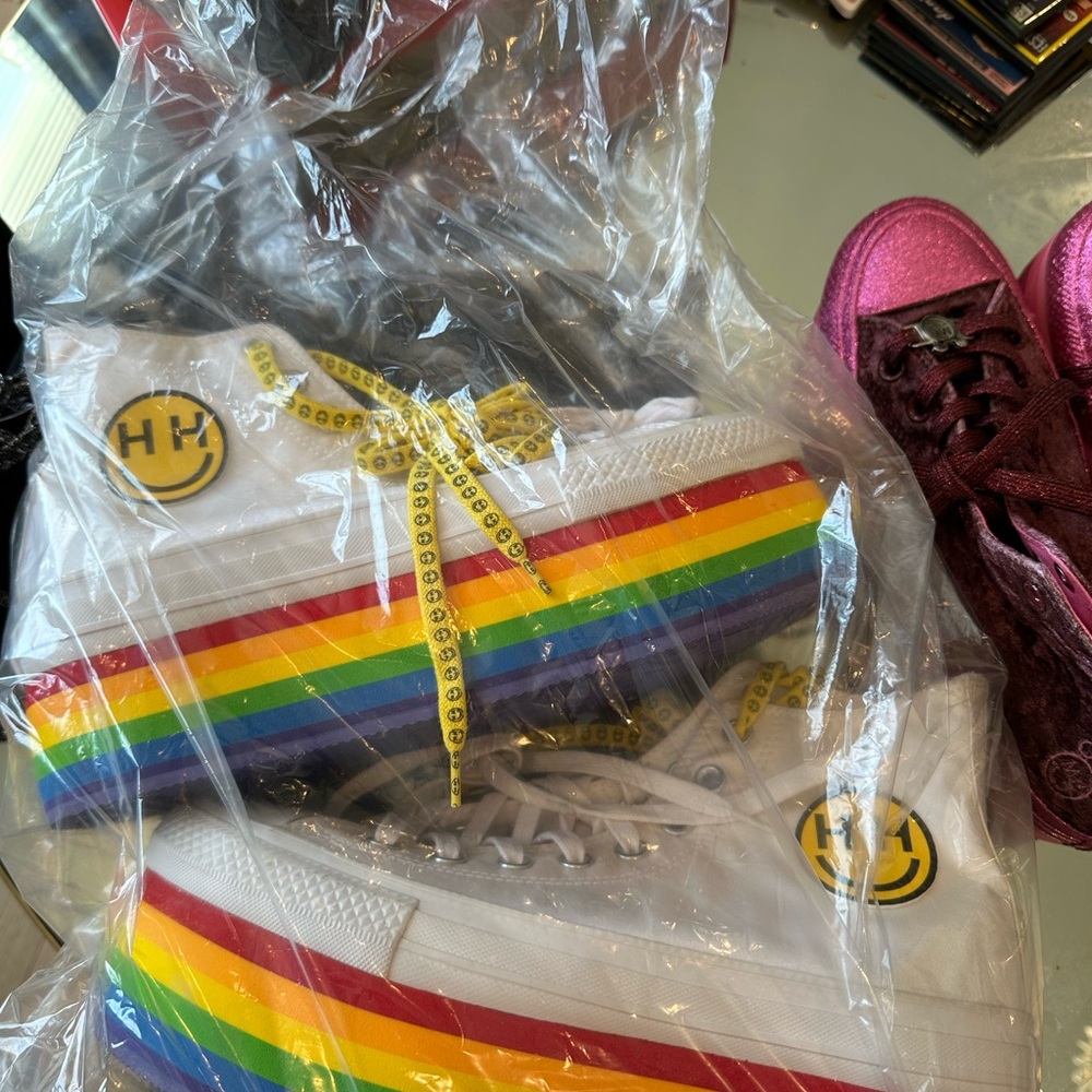 Brand New Miley Cyrus x Converse Rainbow Sneakers - Picture 5 of 7